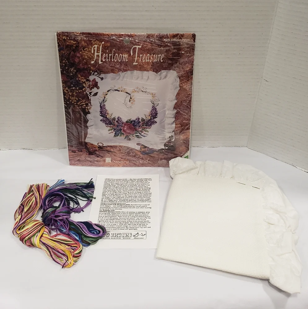 Vintage Heirloom Treasures 5275 Bouquet Pillow Needlepoint Kit - Picture 2 of 7